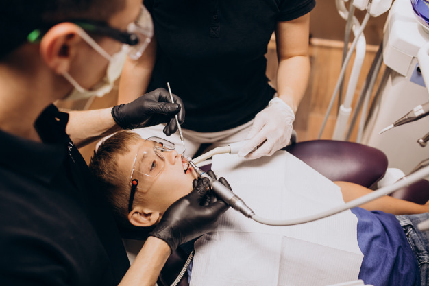 tips to prepare your kid for their first dental appointment